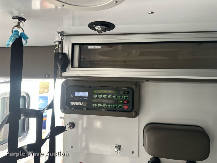 image for item DQ6542 2011 Chevrolet Express G4500 ambulance