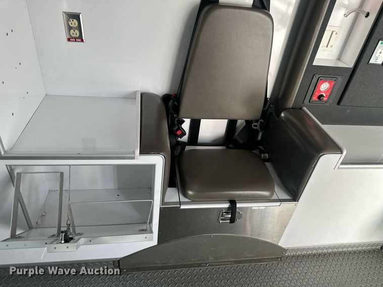 image for item DQ6542 2011 Chevrolet Express G4500 ambulance