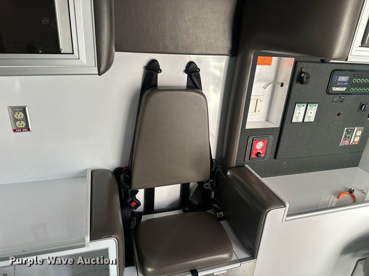 image for item DQ6542 2011 Chevrolet Express G4500 ambulance