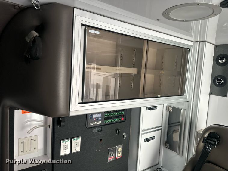 image for item DQ6542 2011 Chevrolet Express G4500 ambulance