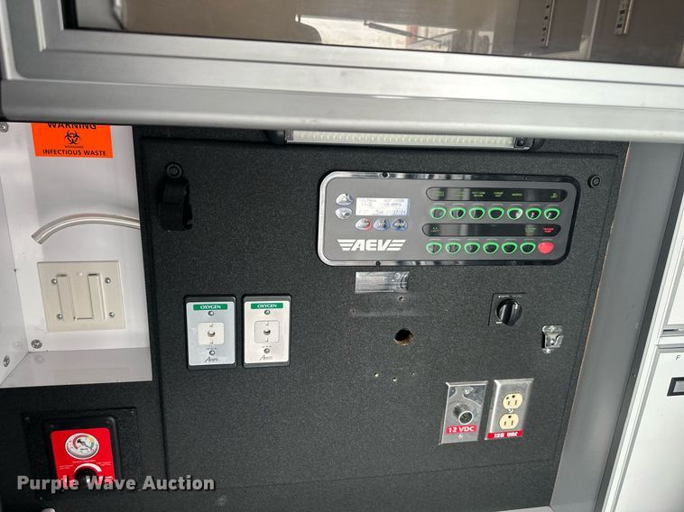 image for item DQ6542 2011 Chevrolet Express G4500 ambulance