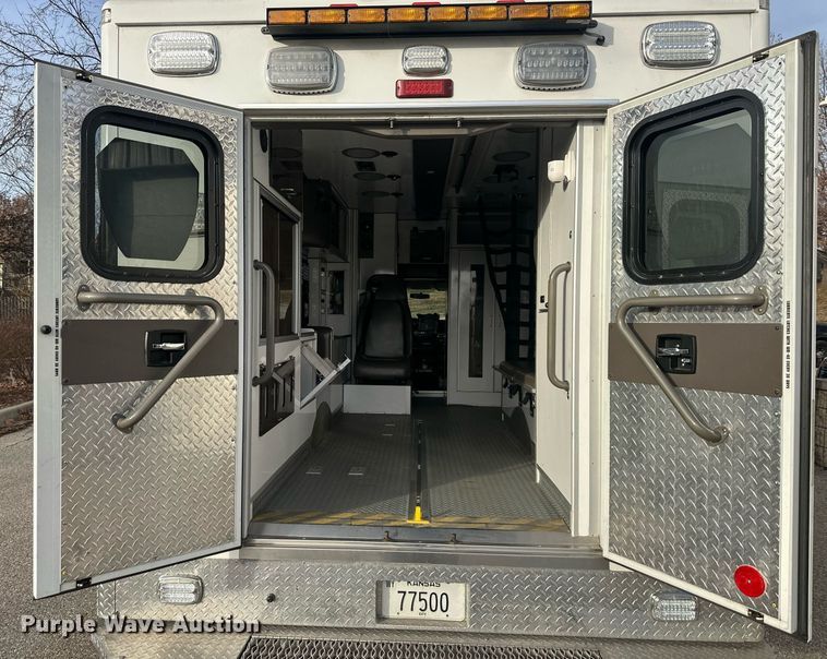 image for item DQ6542 2011 Chevrolet Express G4500 ambulance