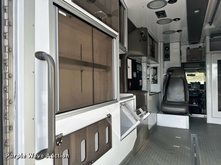 image for item DQ6542 2011 Chevrolet Express G4500 ambulance