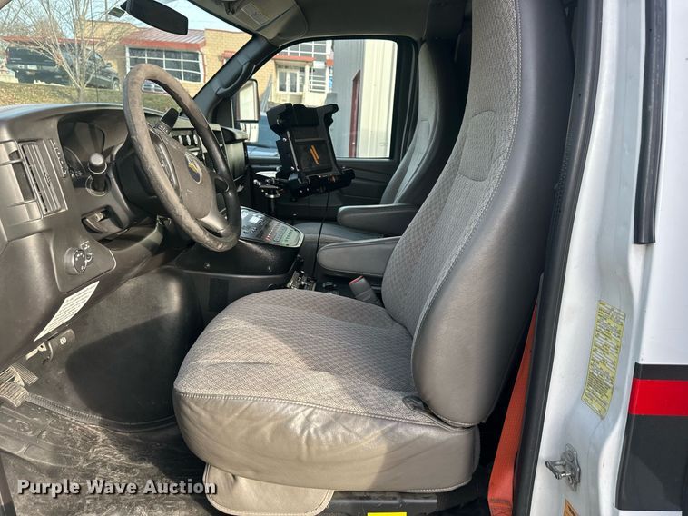 image for item DQ6542 2011 Chevrolet Express G4500 ambulance