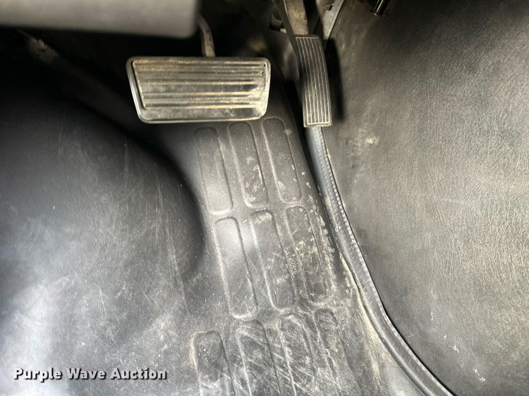 image for item DQ6542 2011 Chevrolet Express G4500 ambulance