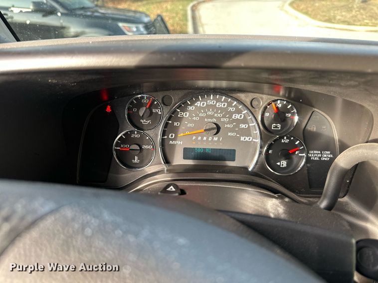 image for item DQ6542 2011 Chevrolet Express G4500 ambulance