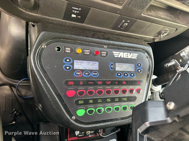 image for item DQ6542 2011 Chevrolet Express G4500 ambulance