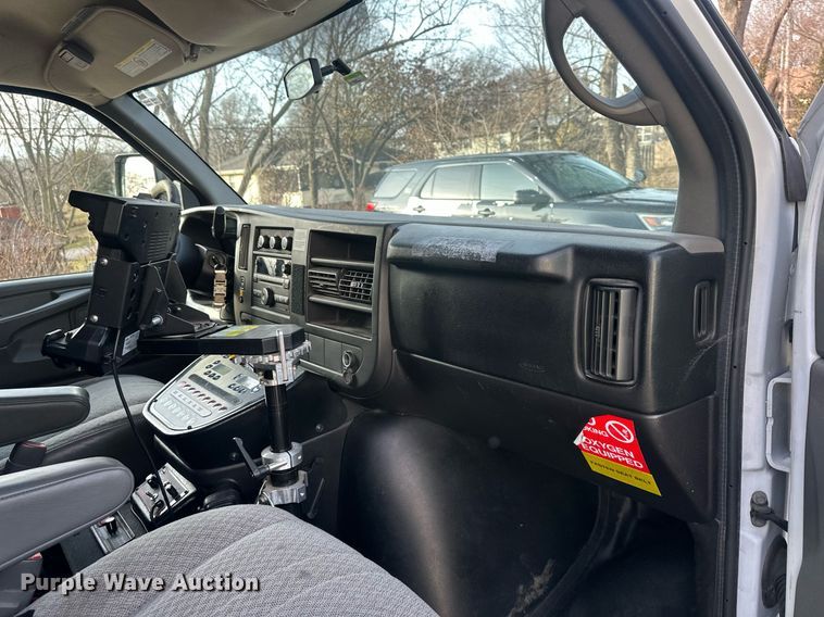 image for item DQ6542 2011 Chevrolet Express G4500 ambulance