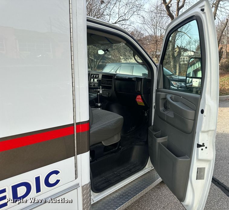 image for item DQ6542 2011 Chevrolet Express G4500 ambulance