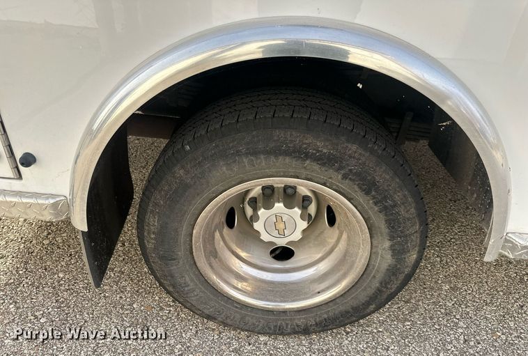 image for item DQ6542 2011 Chevrolet Express G4500 ambulance