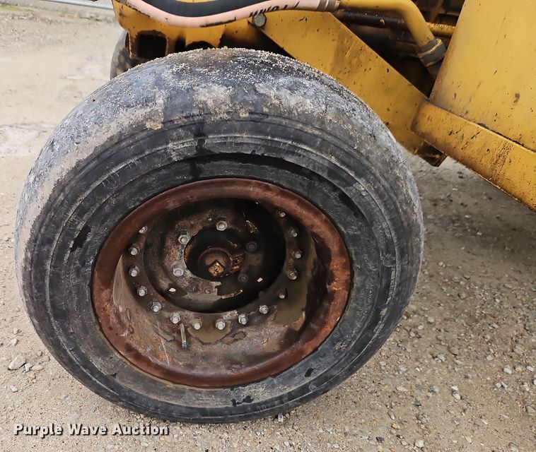 image for item DT7585 Ford Tiger Special 5610 tractor