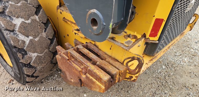 image for item DT7586 2014 John Deere 328E skid steer loader