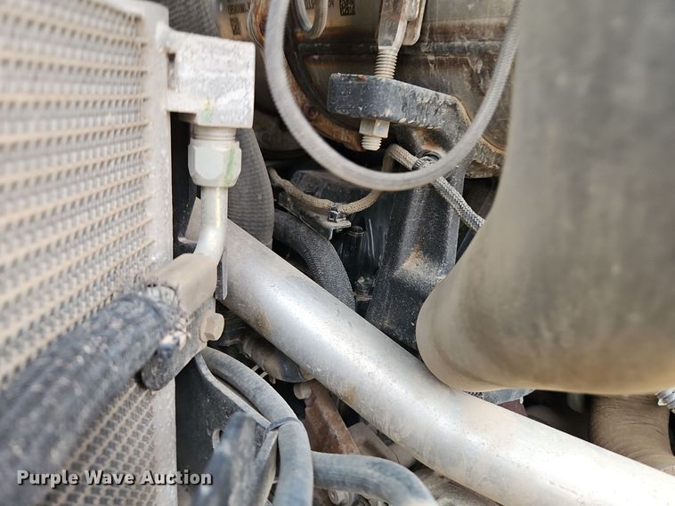 image for item DT7586 2014 John Deere 328E skid steer loader