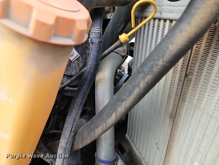 image for item DT7586 2014 John Deere 328E skid steer loader