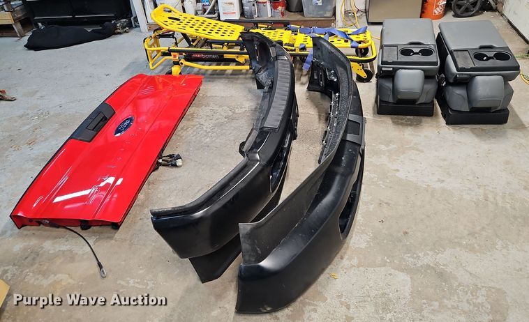 image for item DT7587 Pickup truck parts