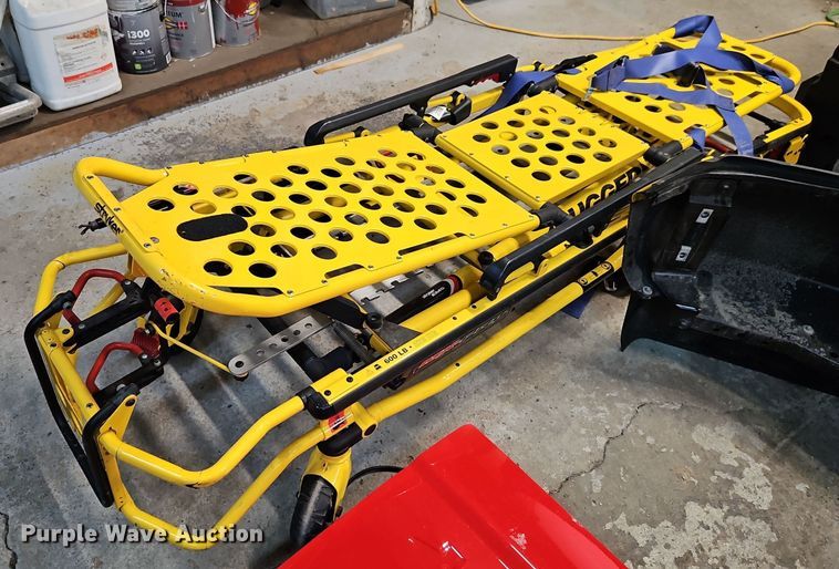 image for item DT7587 Pickup truck parts