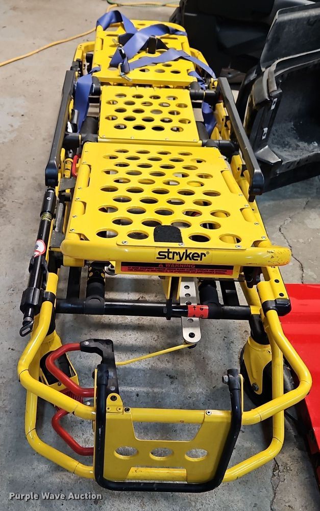 image for item DT7587 Pickup truck parts