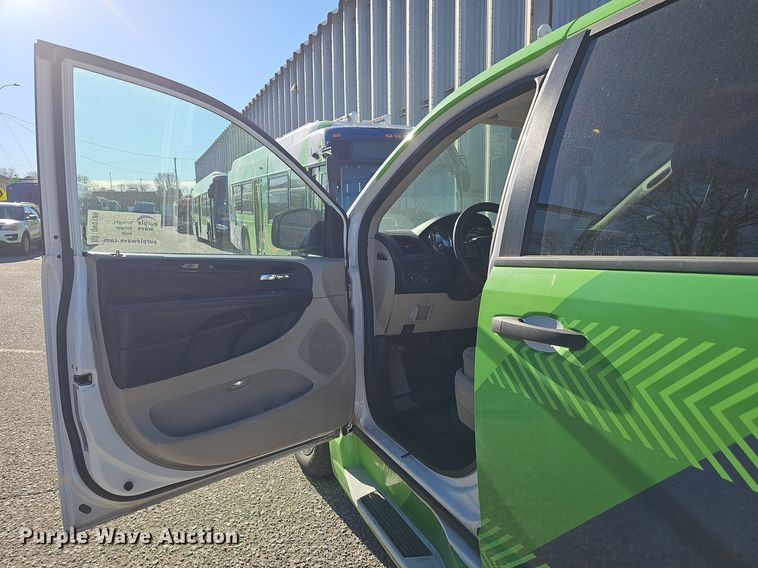 image for item DV0189 2019 Dodge Grand Caravan handicap accessible van