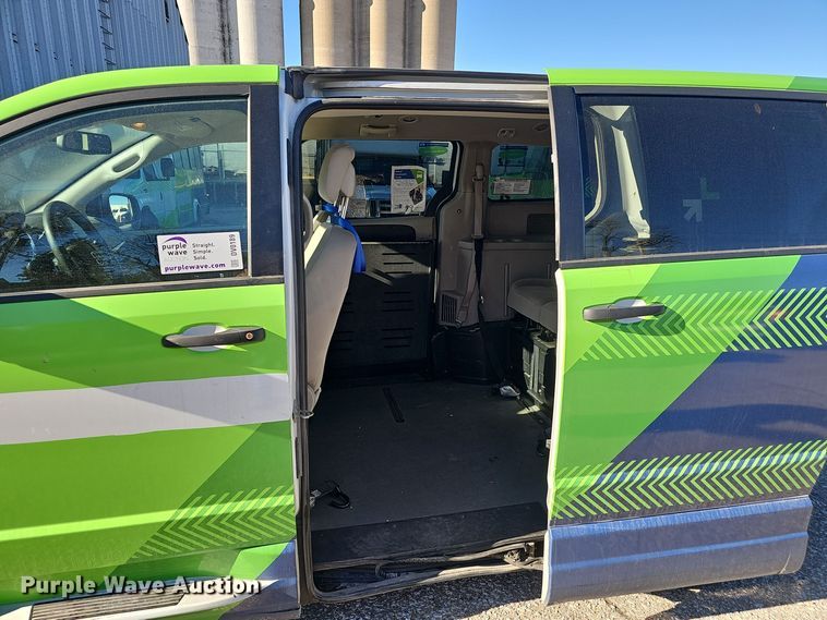 image for item DV0189 2019 Dodge Grand Caravan handicap accessible van