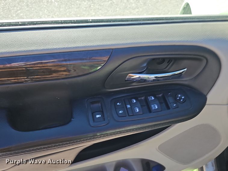 image for item DV0190 2019 Dodge Grand Caravan handicap accessible van