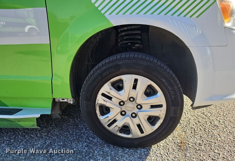 image for item DV0190 2019 Dodge Grand Caravan handicap accessible van