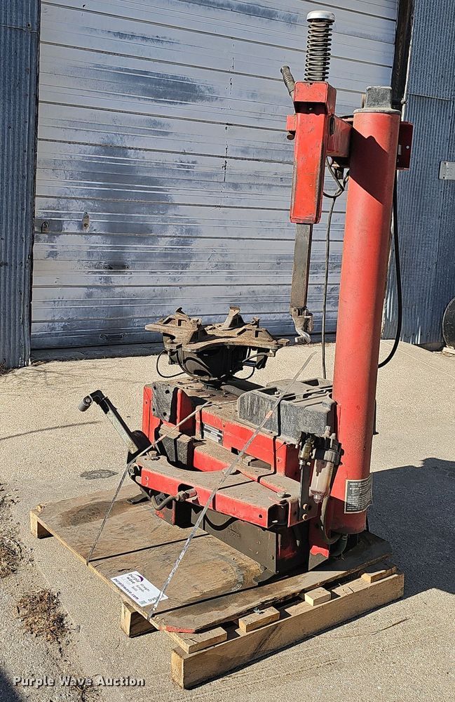 image for item DV0192 Coats 5060E tire machine