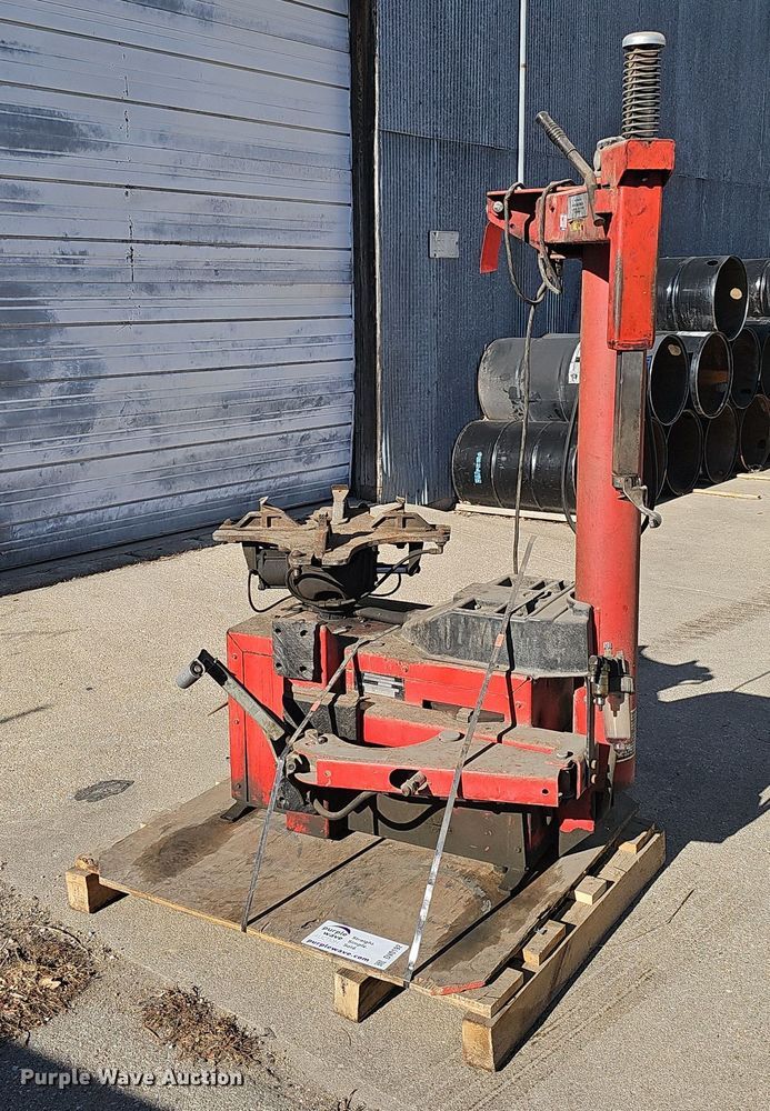 image for item DV0192 Coats 5060E tire machine