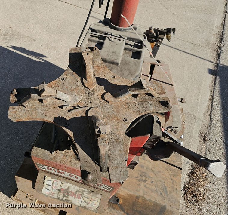 image for item DV0192 Coats 5060E tire machine