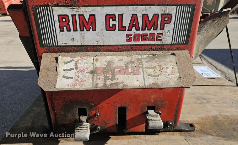 image for item DV0192 Coats 5060E tire machine