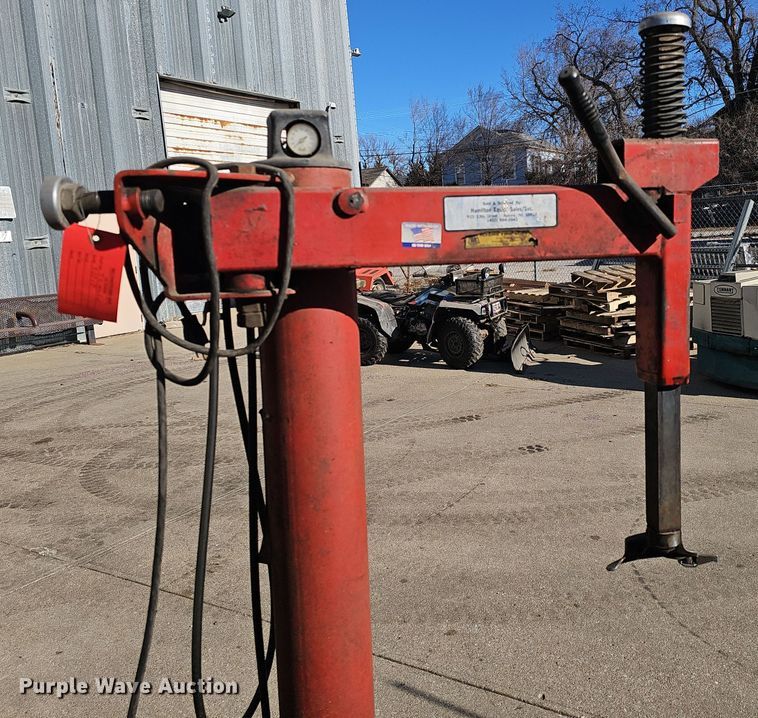 image for item DV0192 Coats 5060E tire machine