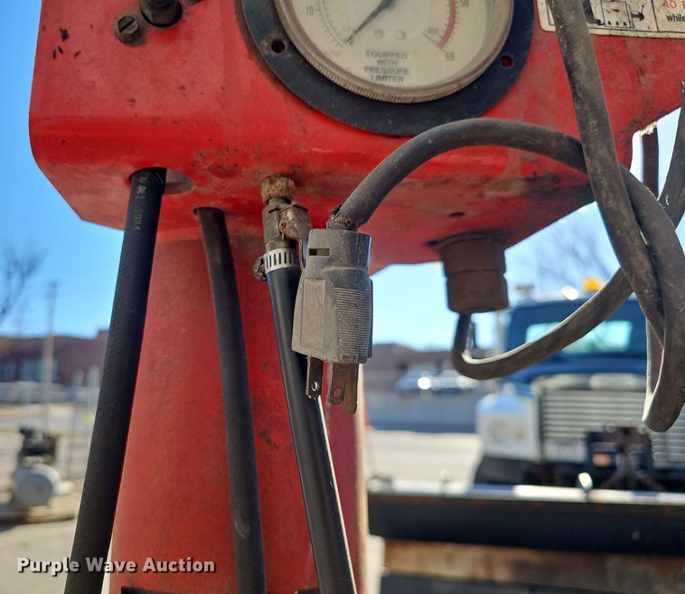 image for item DV0192 Coats 5060E tire machine