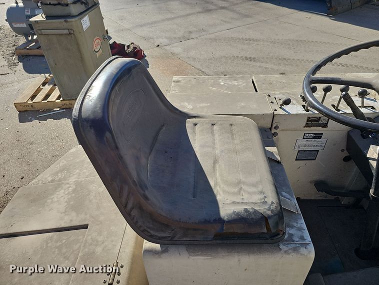 image for item DV0194 Tennant 520 floor scrubber