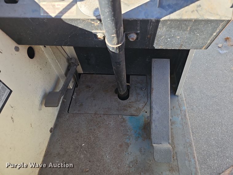 image for item DV0194 Tennant 520 floor scrubber