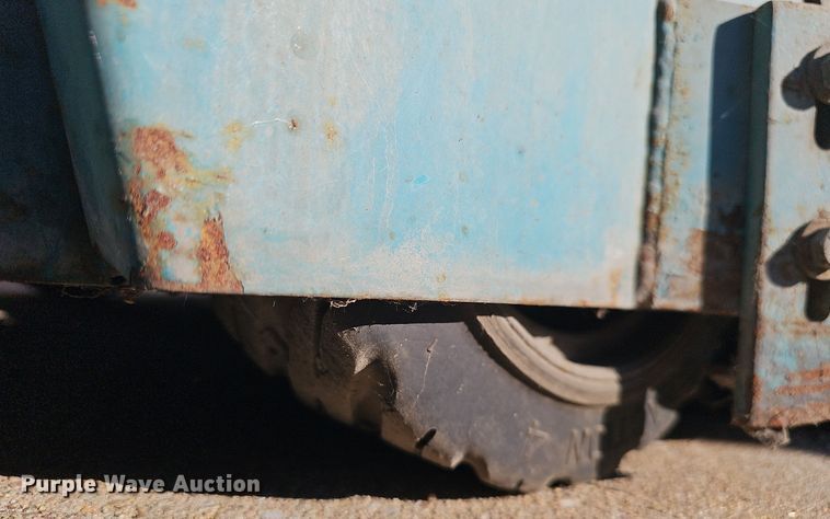 image for item DV0194 Tennant 520 floor scrubber