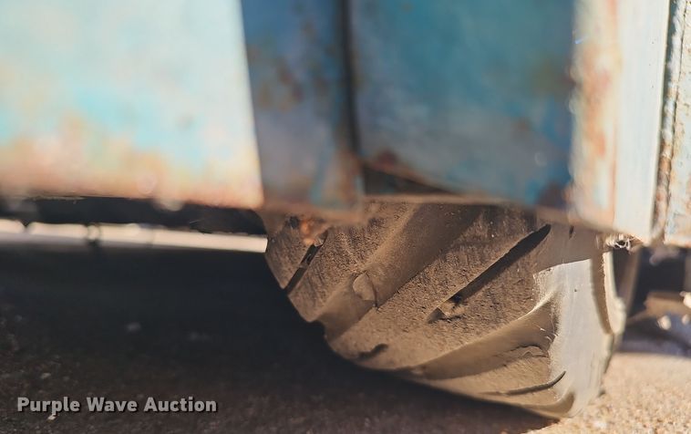 image for item DV0194 Tennant 520 floor scrubber