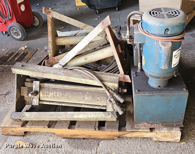 image for item DV0202 Truck lift