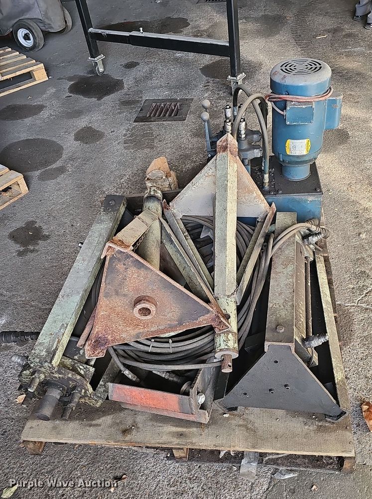 image for item DV0202 Truck lift