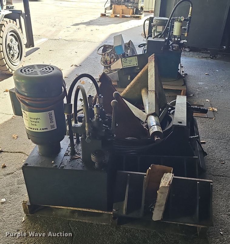 image for item DV0202 Truck lift