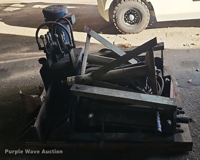 image for item DV0202 Truck lift