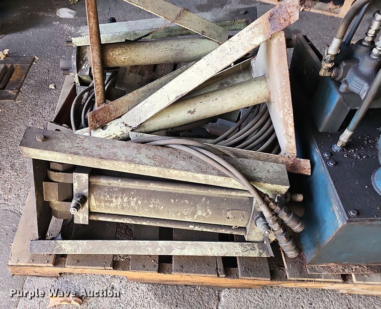 image for item DV0202 Truck lift