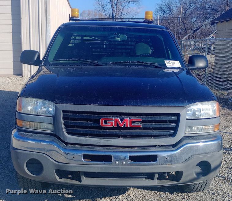 image for item DW0952 2006 GMC Sierra 1500 Ext. Cab pickup truck
