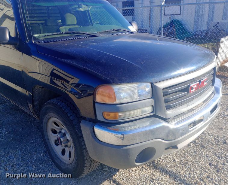 image for item DW0952 2006 GMC Sierra 1500 Ext. Cab pickup truck