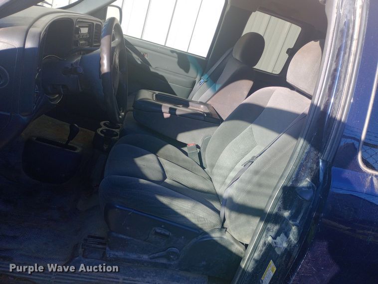 image for item DW0952 2006 GMC Sierra 1500 Ext. Cab pickup truck