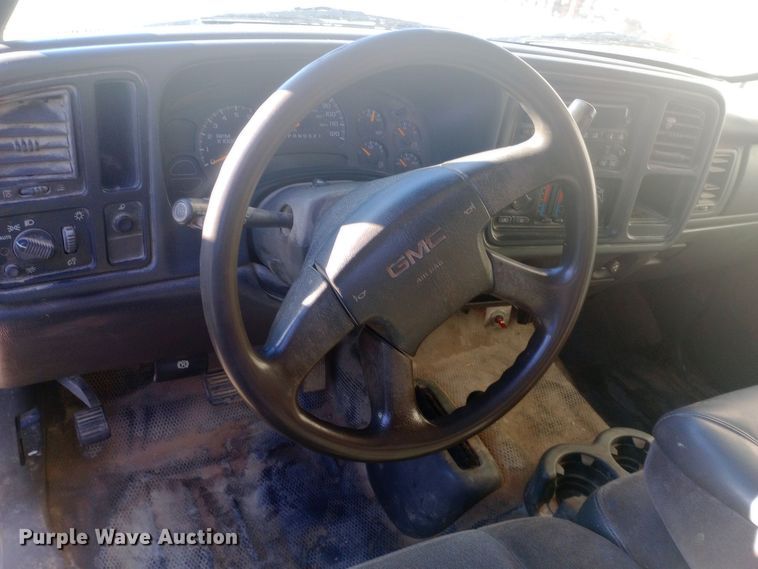 image for item DW0952 2006 GMC Sierra 1500 Ext. Cab pickup truck