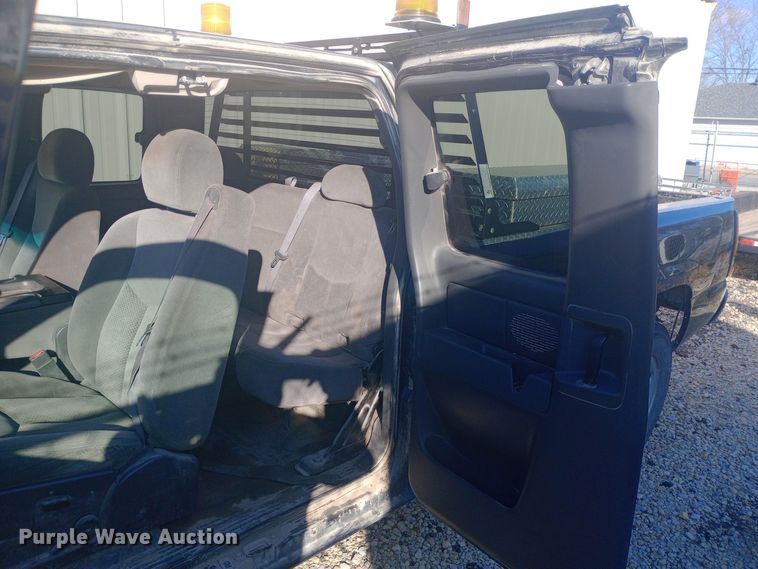 image for item DW0952 2006 GMC Sierra 1500 Ext. Cab pickup truck