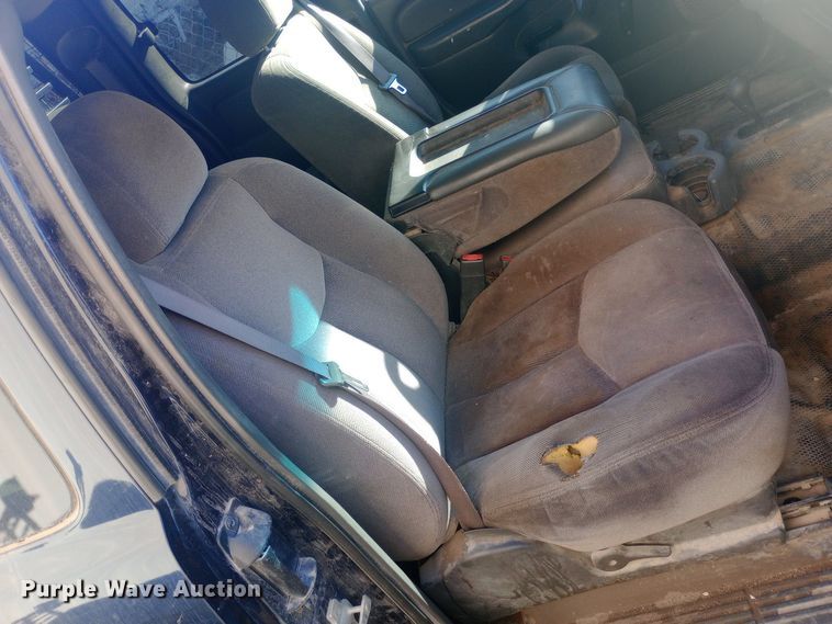 image for item DW0952 2006 GMC Sierra 1500 Ext. Cab pickup truck