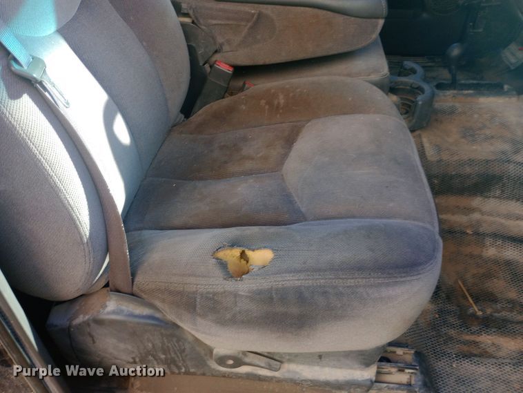 image for item DW0952 2006 GMC Sierra 1500 Ext. Cab pickup truck