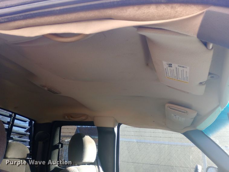 image for item DW0952 2006 GMC Sierra 1500 Ext. Cab pickup truck