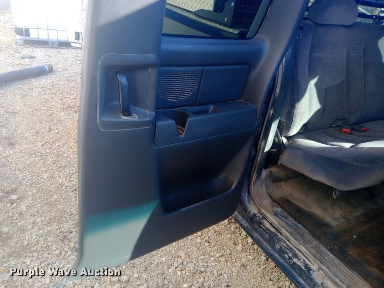 image for item DW0952 2006 GMC Sierra 1500 Ext. Cab pickup truck