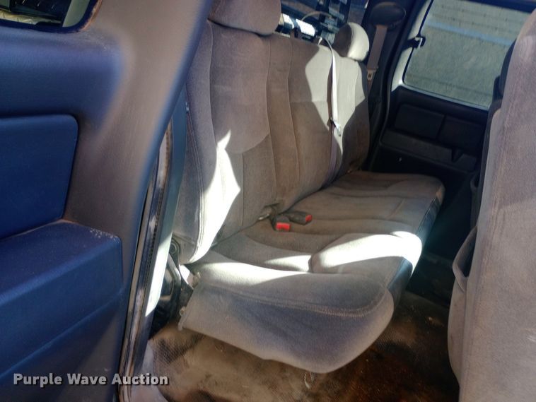 image for item DW0952 2006 GMC Sierra 1500 Ext. Cab pickup truck